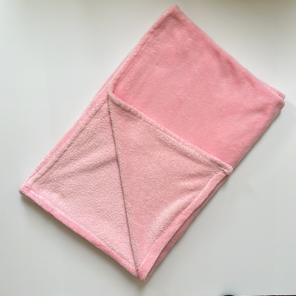 SILVER ONE Petal Pink Plush Throw